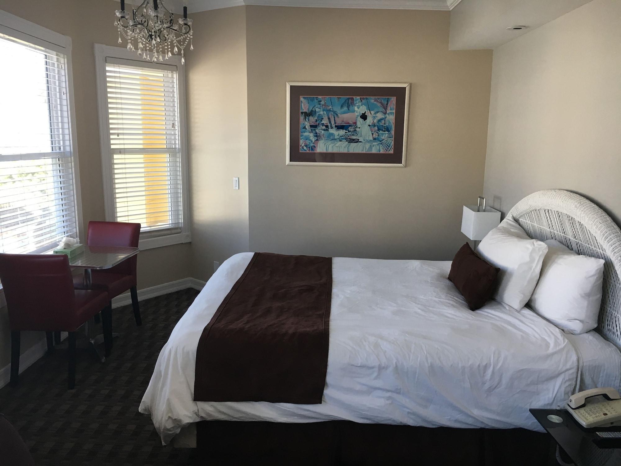 Glenmore Plaza Hotel Авалон Экстерьер фото